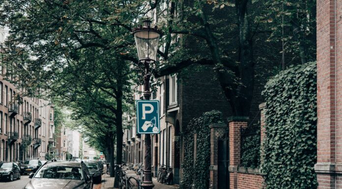 Ødelagte fortovsfliser kan være rigtig irriterende